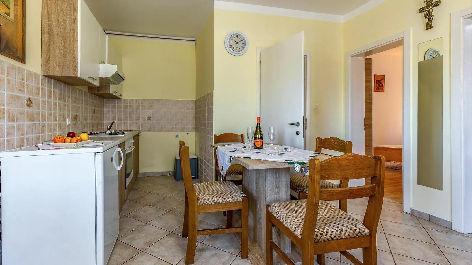 Awesome Apartment In Kavran With Wifi Pavicini Croatia